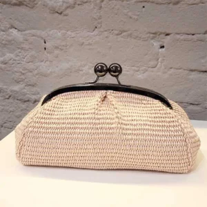 Clutch Raffia